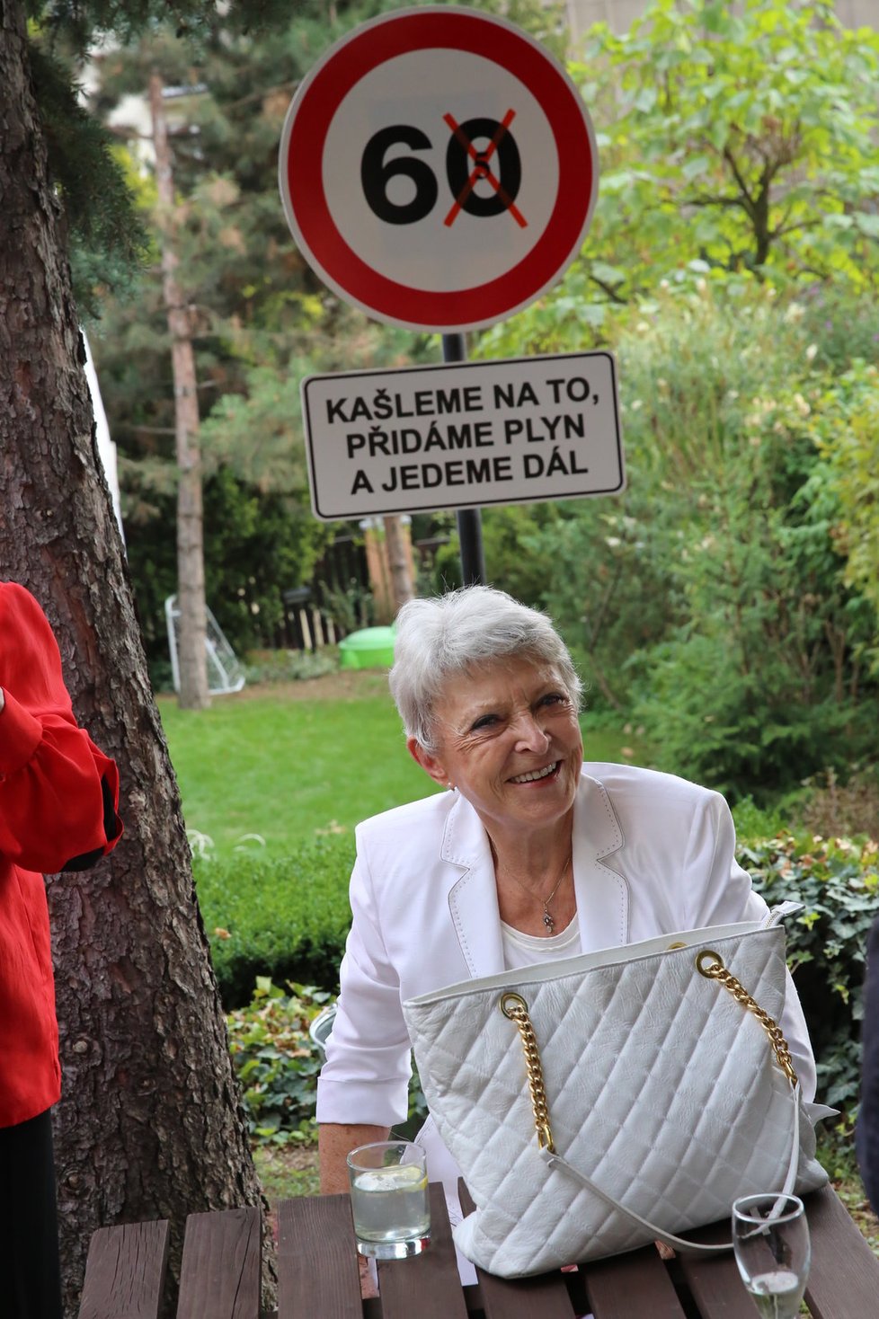 Jana Štěpánková po úrazu hlavy chodí opět do společnosti.