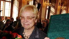 Zemřela básnířka a překladatelka Jana Štroblová (†89).