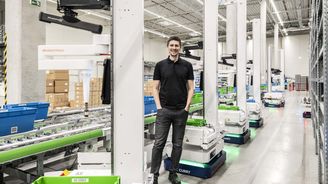 Mají jednu ruku a jsou z Bratislavy. Armáda robotů dobývá pod vedením Jána Žižky sklady v Česku i v USA Mají jednu ruku a jsou z Bratislavy. Armáda robotů dobývá pod vedením Jána Žižky sklady v Česku i v USA