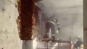 Požár jedné z příček Janáčkova divadla v Brně zaměstnal v sobotu 18. listopadu 5 jednotek hasičů.