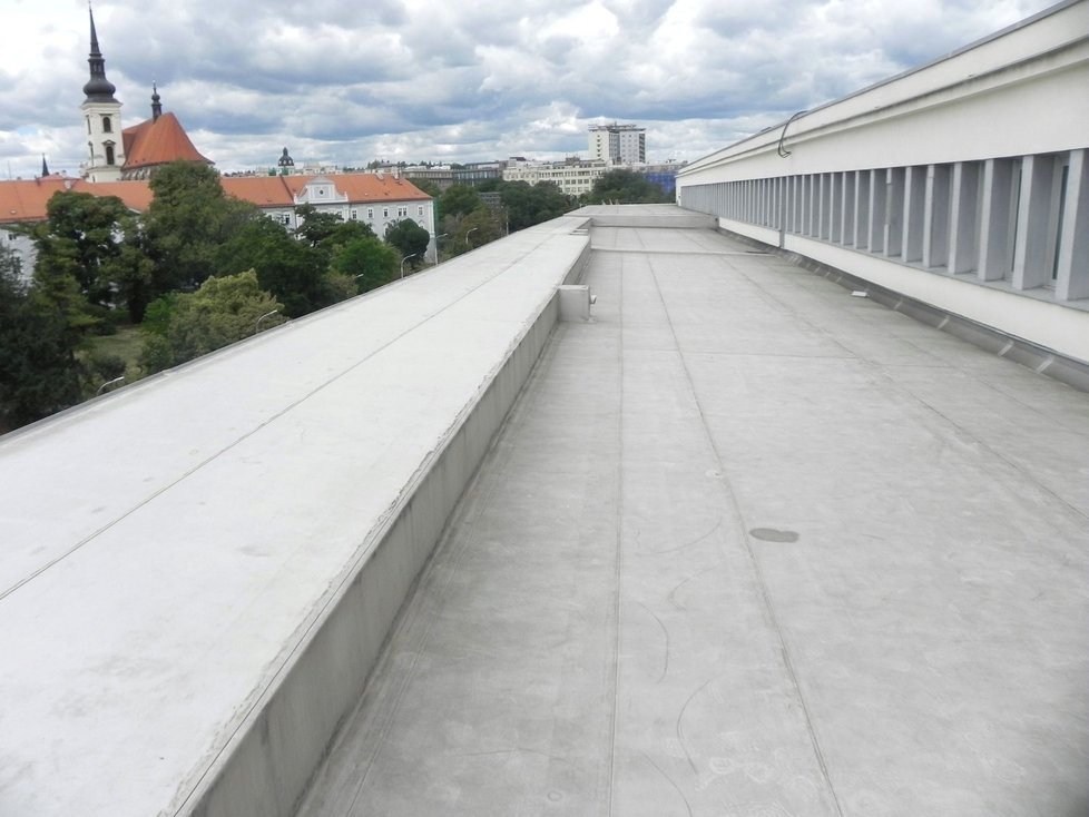 Janáčkovo divadlo patří ode dneška stavbařům. Začíná 14 měsíců dlouhá rekonstrukce zázemí, střechy i přístupů k objektu.