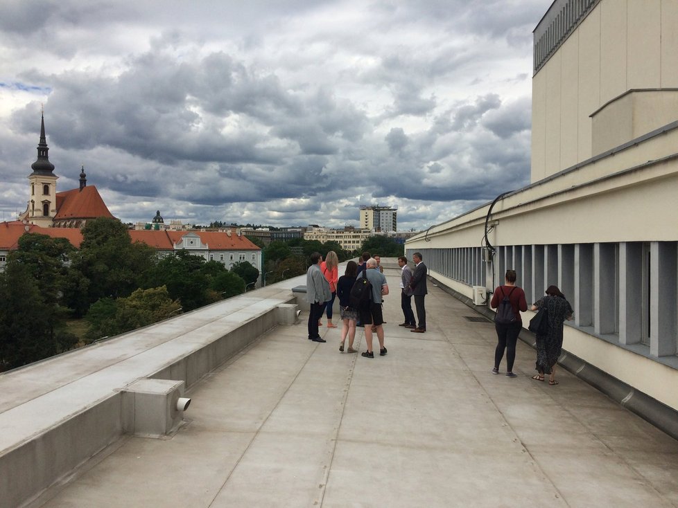 Janáčkovo divadlo prochází rekonstrukcí. Při ní stavbaři odhalili nebezpečný azbest.