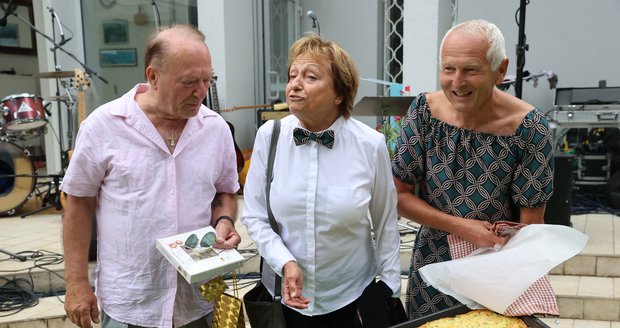 Tradiční letní párty Petra Jandy se nesla ve znamení hesla "NARUBY" - Jan Pirk