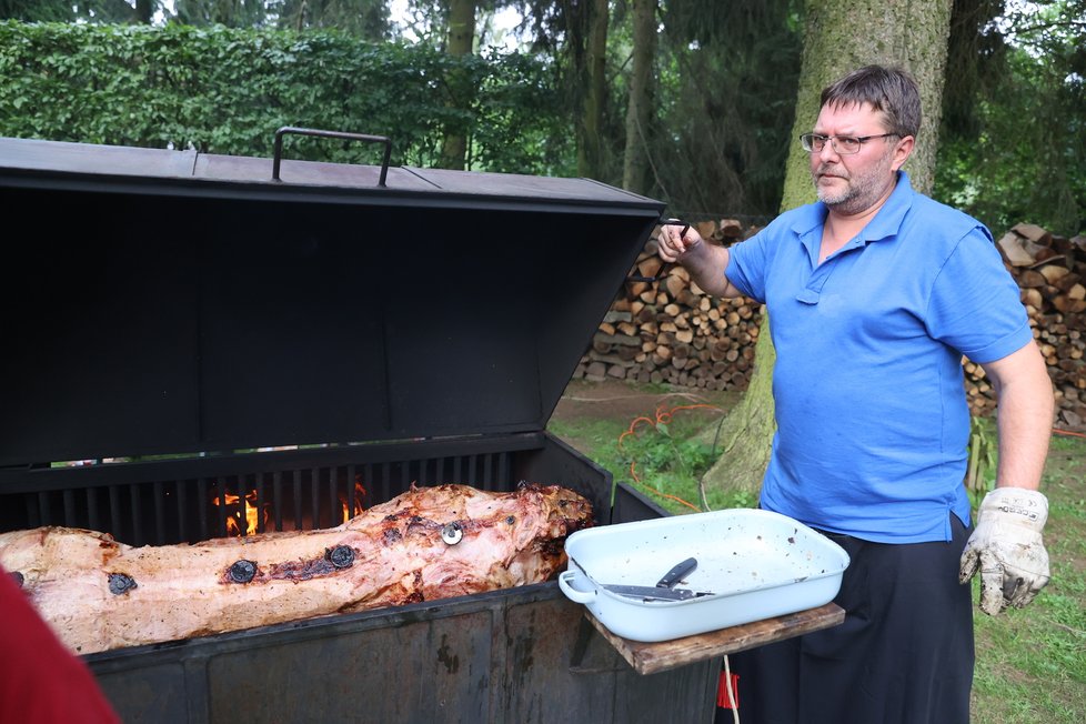 Tradiční letní party Petra Jandy se nesla ve znamení hesla „NARUBY“.