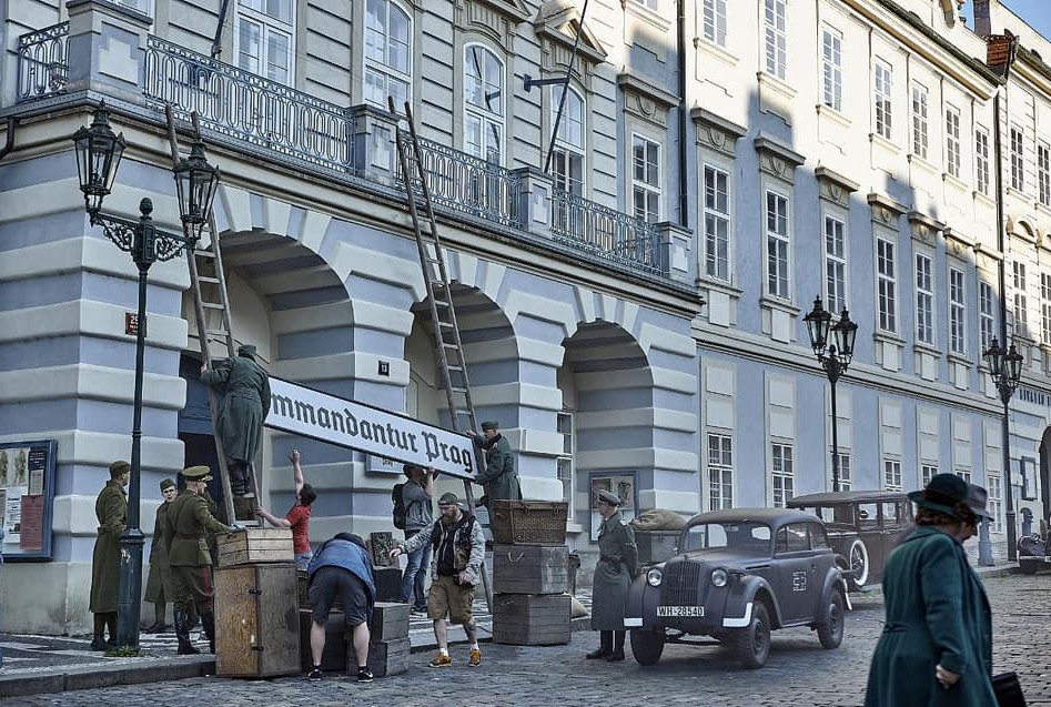 Malostranské náměstí filmaři vrátili zpět do německé okupace.