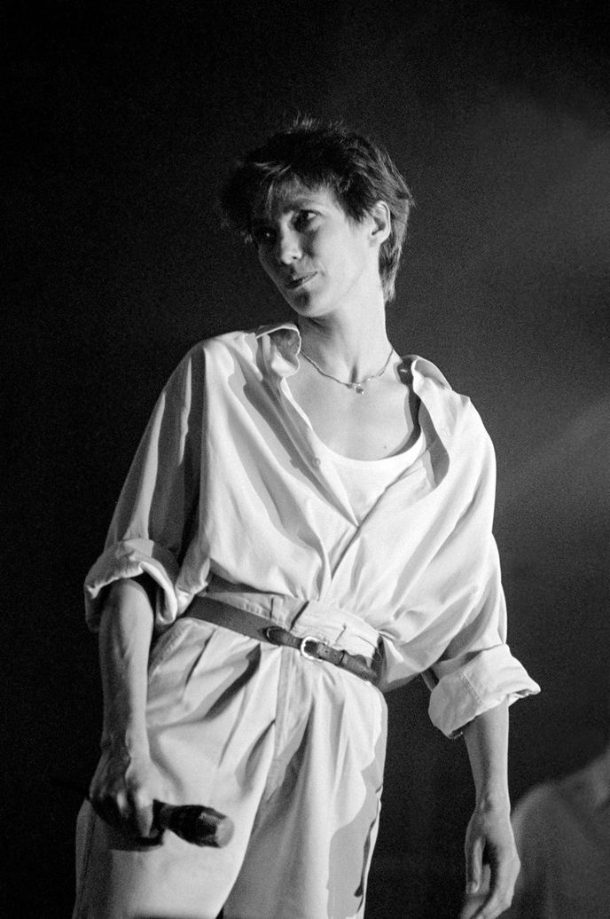 Jane Birkin v 80. letech, kdy přijala pánský styl