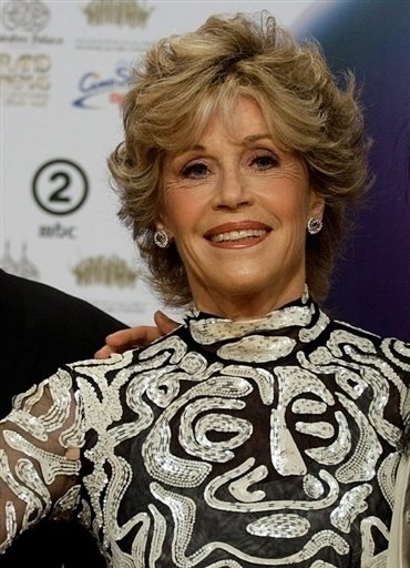 Jane Fonda byla v 70. letech zuřivou mírovou aktivistkou, dnes je hlavně ozdobou festivalů.