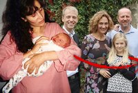 Moderátorka Pošty pro tebe Ester Janečková: Překvapila snímkem s miminkem v náručí!