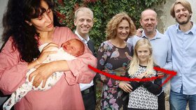 Moderátorka Pošty pro tebe Ester Janečková: Překvapila snímkem s miminkem v náručí!