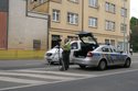 V tomto případě policisté měří na poměrně viditelném místě. V Jankovcově ulici se ale městští strážníci rádi schovávají za vzrostlý strom.