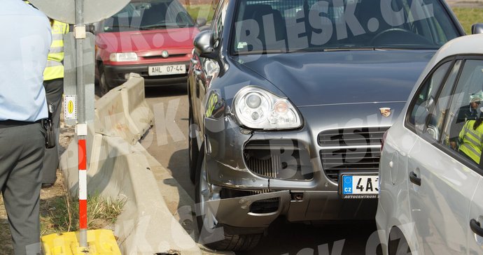 Toto je nabourané Janouškovo auto