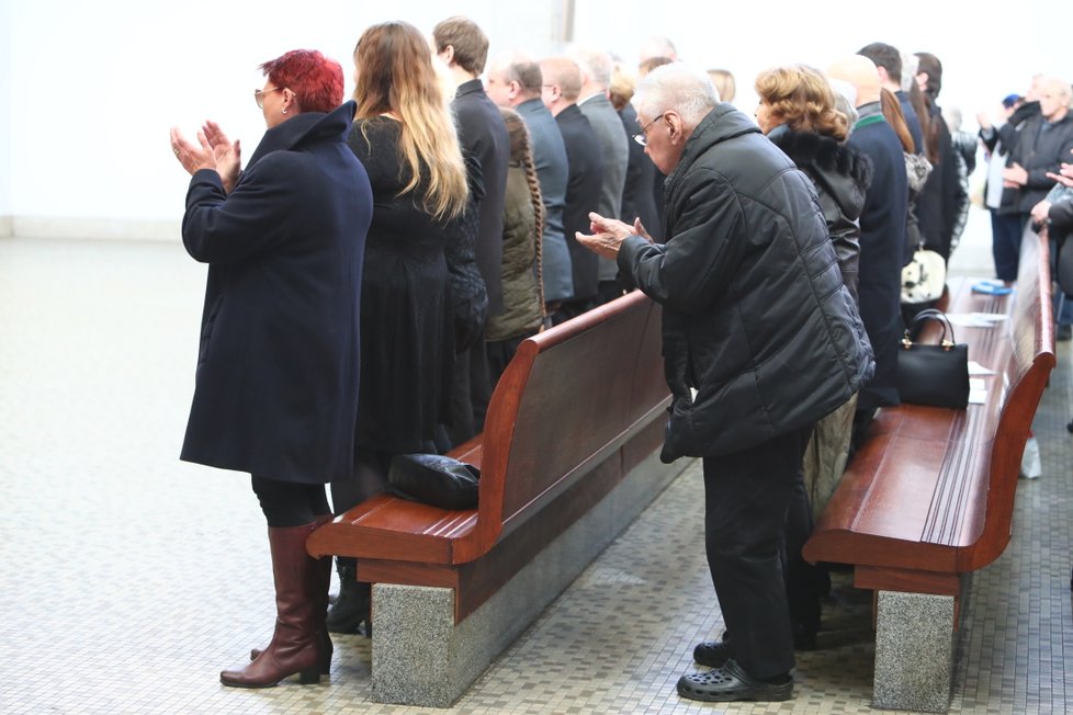 Poslední rozloučení s Aťkou Janouškovou