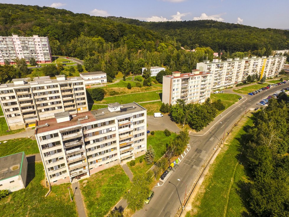 Litvínovské sídliště Janov řeší problém s neplatícími majiteli bytů.