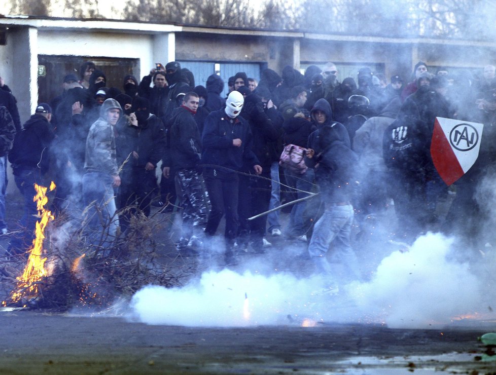 Protesty extremistů na litvínovském sídlišti Janov v roce 2008