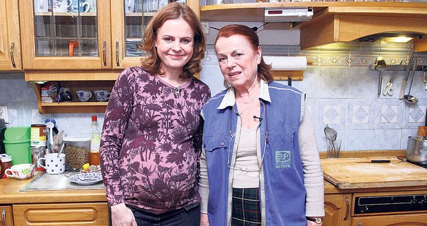 Těhotná Theodora vaří s maminkou Ivou Janžurovou ve VIP Prostřeno!