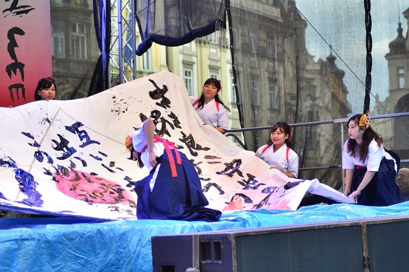 Japan Week Prague slavnostně odstartoval na Staroměstském náměstí