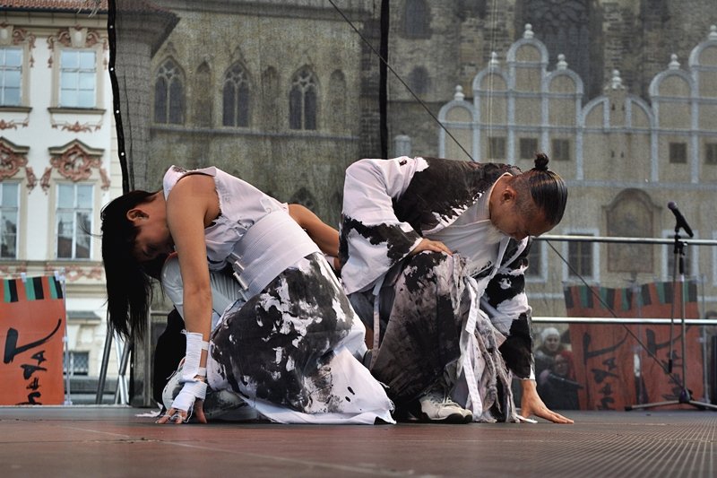 Japan Week Prague slavnostně odstartoval na Staroměstském náměstí.