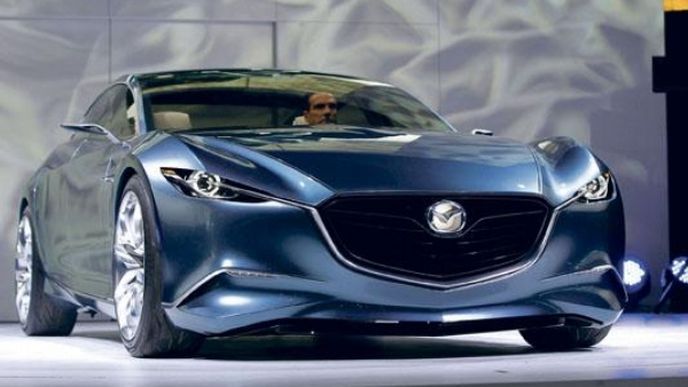 Japonská Panamera. Na autosalonu v Los Angeles představila Mazda koncept čtyřdveřového kupé Shinari