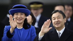 Korunní princ Naruhito by se měl stát císařem.