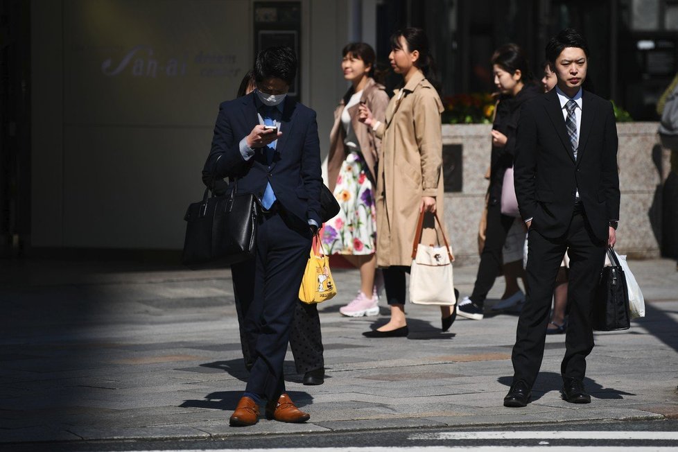 Japonci kvůli korunovaci dostanou povinné desetidenní volno. Mnoho lidí neví, co s ním. V Japonsku s prvním květnem nastane nová éra.