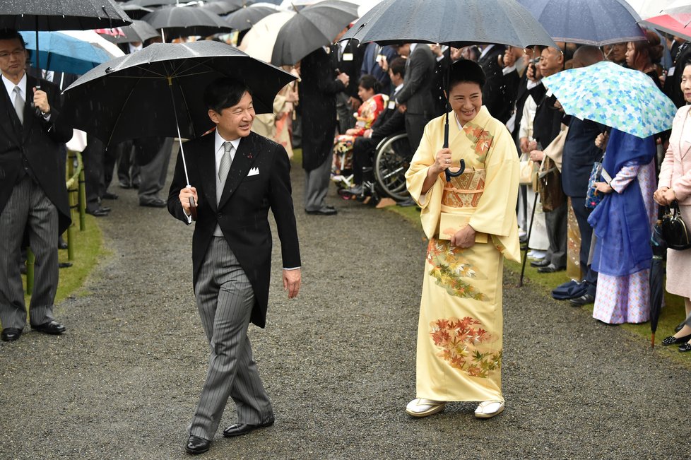 Japonský nový císař Naruhito s manželkou Masako.