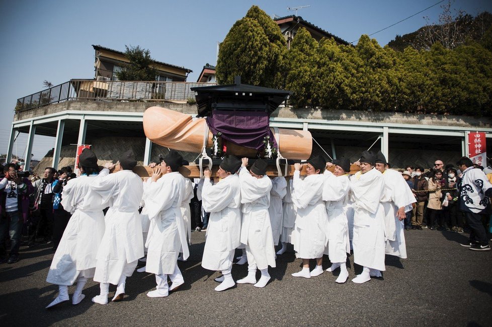 Japonské město Komaki 15. března každý rok zaplaví tisíce penisů. Japonci i turisté tak oslavují hojnost a plodnost.