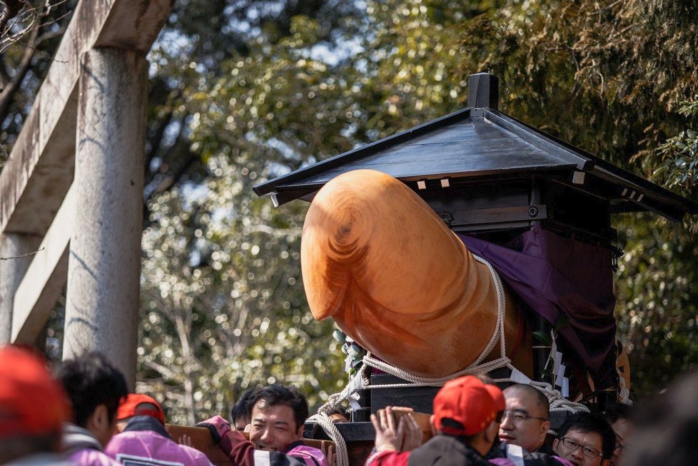 Japonské město Komaki 15. března každý rok zaplaví tisíce penisů. Japonci i turisté tak oslavují hojnost a plodnost.