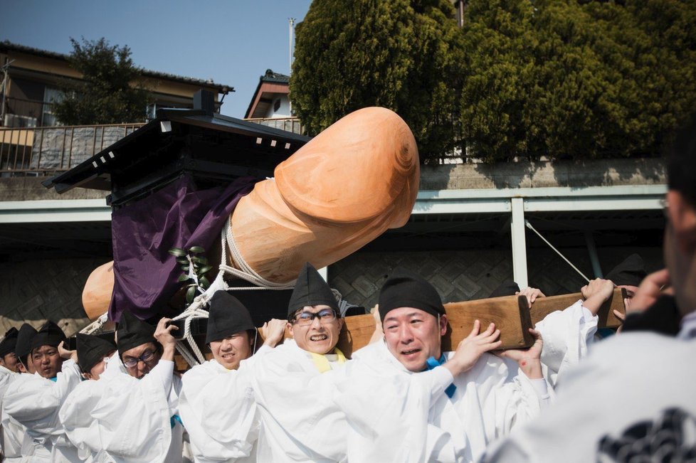 Japonské město Komaki 15. března každý rok zaplaví tisíce penisů. Japonci i turisté tak oslavují hojnost a plodnost.