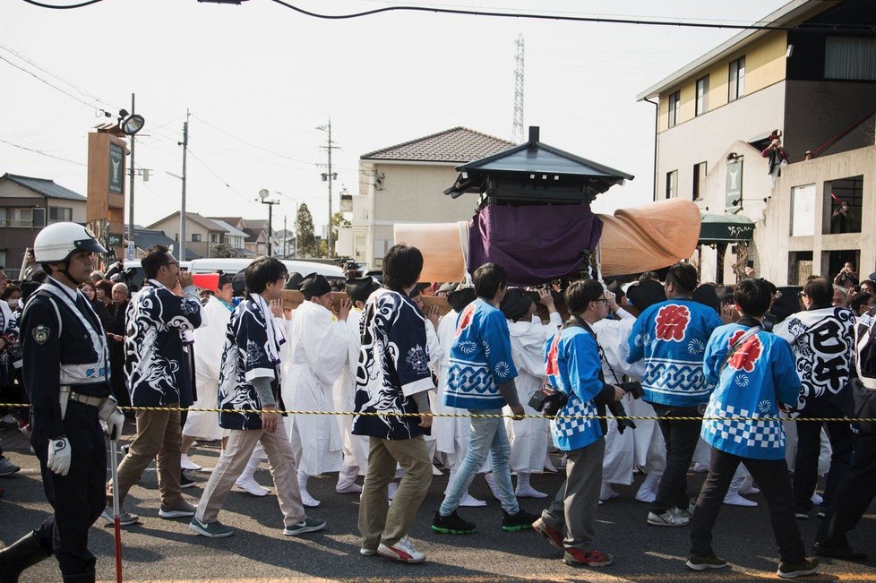 Japonské město Komaki 15. března každý rok zaplaví tisíce penisů. Japonci i turisté tak oslavují hojnost a plodnost.