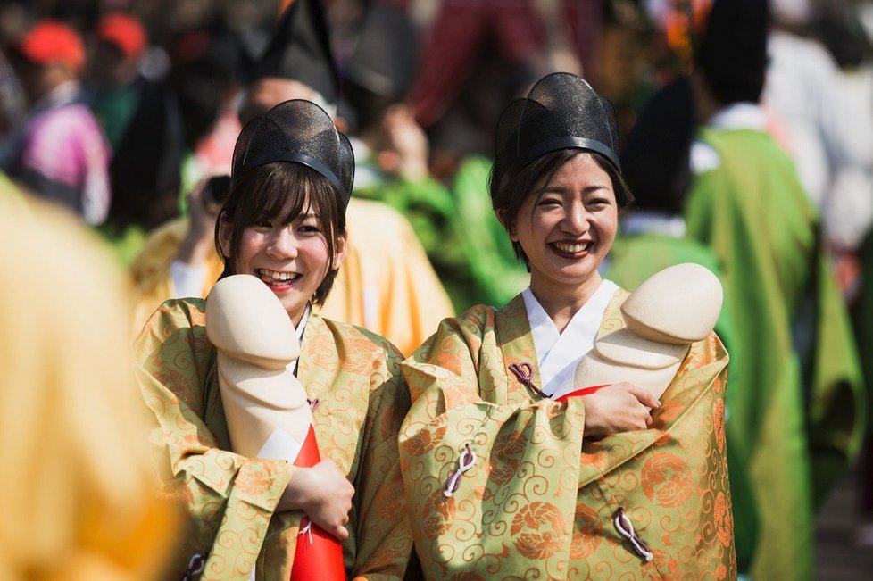 Japonské město Komaki 15. března každý rok zaplaví tisíce penisů. Japonci i turisté tak oslavují hojnost a plodnost.