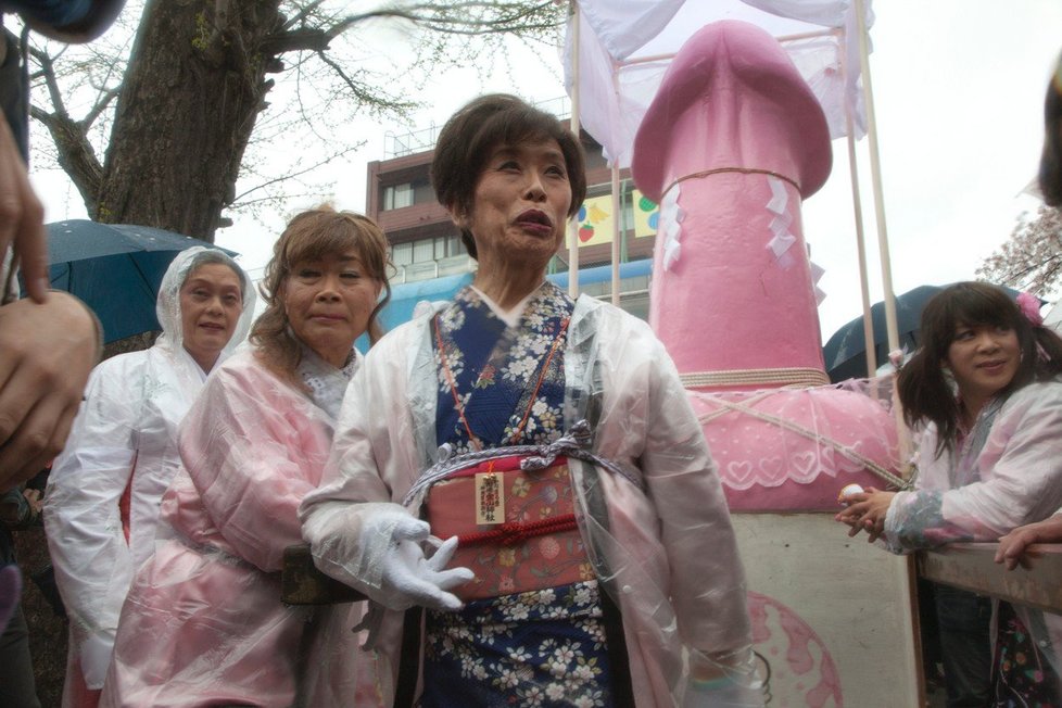 Japonské město Komaki 15. března každý rok zaplaví tisíce penisů. Japonci i turisté tak oslavují hojnost a plodnost.