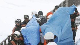 Koncem března udeřila lavina v Japonsku, kde zabila několik středoškoláků během lyžařského výcviku.