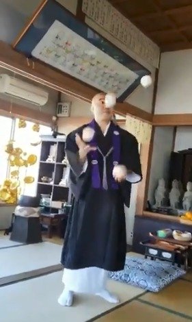 Japonští mniši a jejich výzva