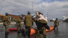 Záchrana lidí v Išinomaki
