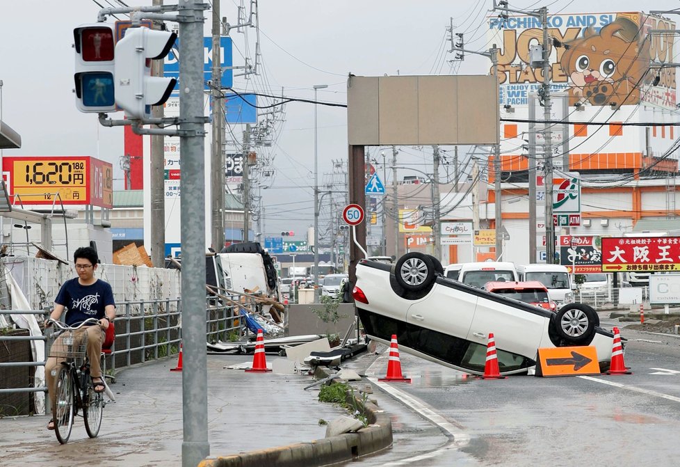 Záplavy poničily také město Ozu v prefektuře Ehime na jihozápadě Japonska.