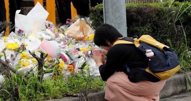 Nejhorší masová vražda za desítky let: Japonsko truchlí za oběti požáru studia