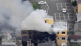 Při požáru ve studiu v japonském Kjótu zemřelo 24 lidí.