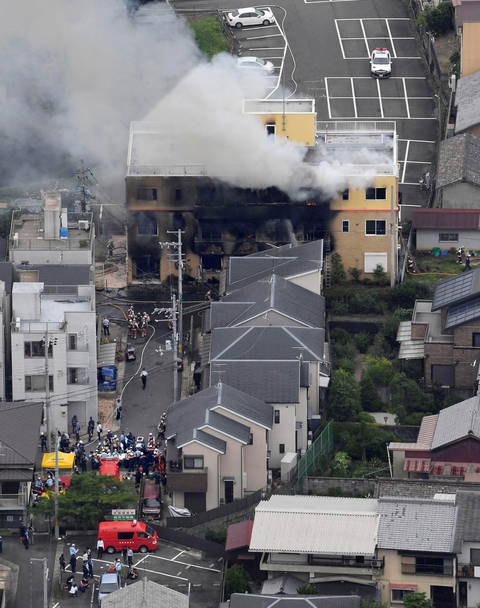 Při požáru ve studiu v japonském Kjótu zemřelo 24 lidí.