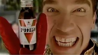 Nejšílenější Japonské reklamy: Striptýz kvůli sushi, Arnold a něco, co nikdo normální nepochopí