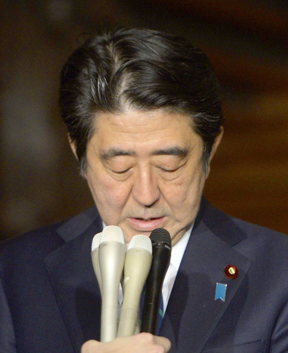 Japonský premiér Šinzó Abe chce v zemi zlepšit pracovní kulturu.