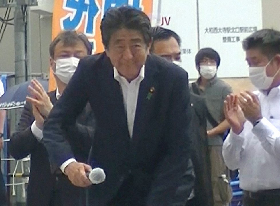 Japonský expremiér Šinzó Abe.