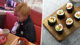 Mladí Japonci si našli novou zábavu - v bistrech olizují sushi.
