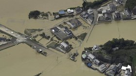 Na jihozápad Japonska dnes udeřil mohutný tajfun Malakas.