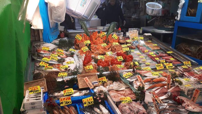 Rybí trh v tokijské čtvrti Cukidži