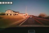 Japonec natočil, jak ho smetla tsunami v autě!