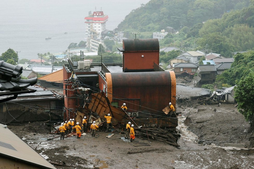 Záplavy v Japonsku zasáhly letovisko Atami (4. 7. 2021)