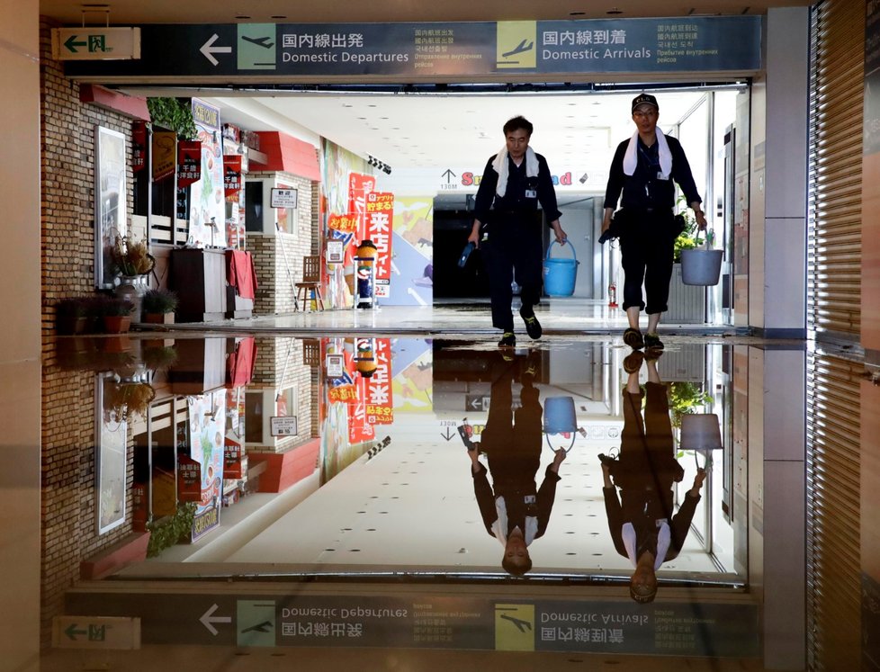 Zemětřesení na severu Japonska si vyžádalo přes 120 zraněných