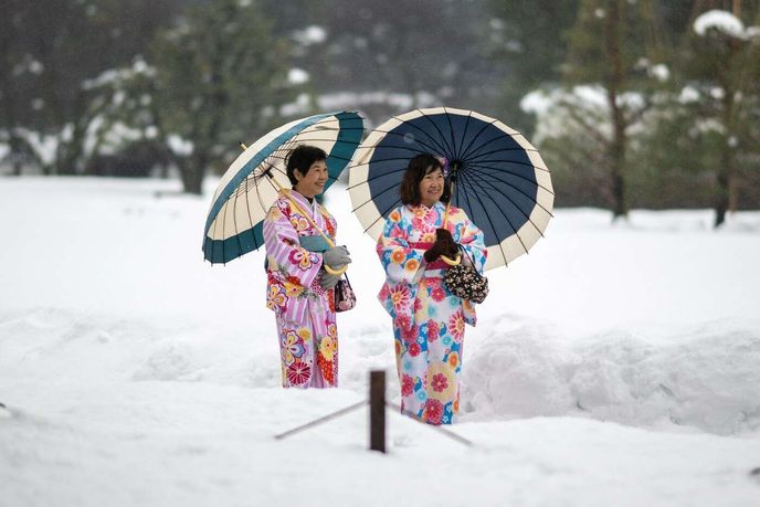 Japonský vývoz do USA se ve sledovaném období propadl o více než 1,7 miliardy dolarů, což ale v jeho případě tvoří propad pouze o dvě procenta. Japonský vývoz do USA se ve sledovaném období propadl o více než 1,7 miliardy dolarů, což ale v jeho případě tvoří propad pouze o dvě procenta.
