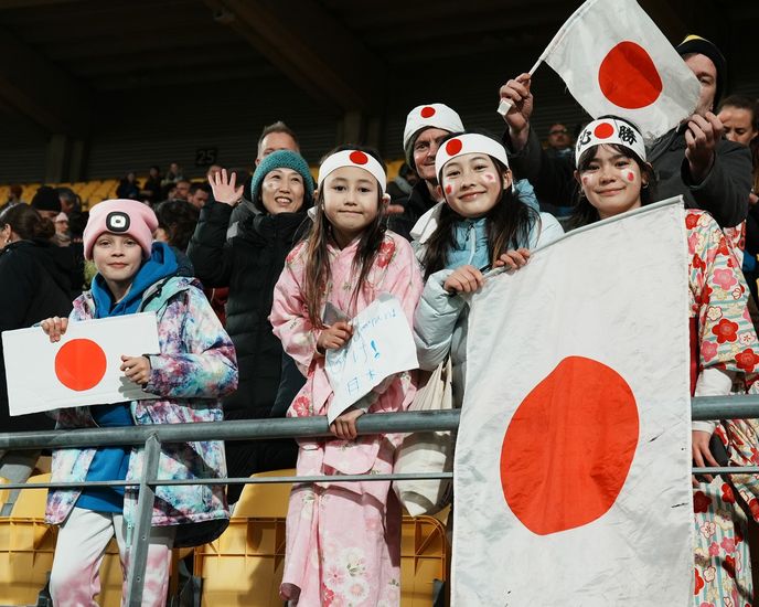 Japonsko se dlouhodobě řadí mezi nejzadluženější vyspělé ekonomiky světa. Japonsko se dlouhodobě řadí mezi nejzadluženější vyspělé ekonomiky světa.
