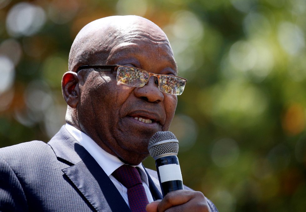 Exprezident JAR Jacob Zuma se nevydal policii, jak mu uložil soud, (5.07.2021).
